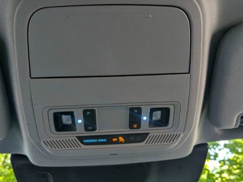 Used 2023 Ford Explorer Limited w/ Equipment Group 301A AWD/4WD image 39