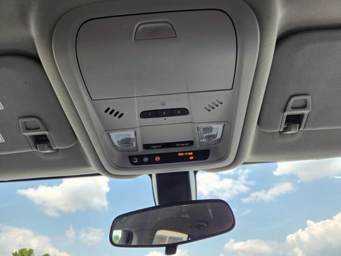 Used 2018 Chevrolet Equinox LT image 20