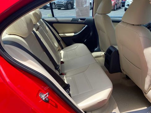 Used 2015 Volkswagen Jetta SE FWD image 25