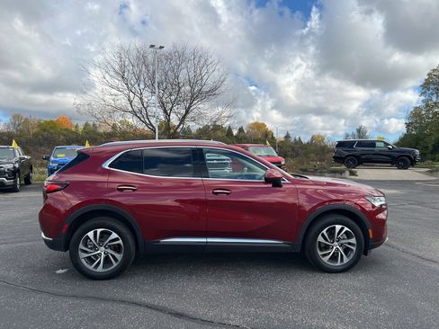 Used 2022 Buick Envision Essence w/ Safety Package image 3