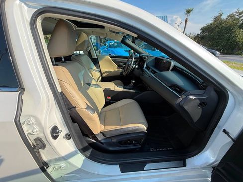 Used 2020 Lexus ES 350 w/ Premium Package FWD image 29