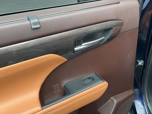 Used 2022 Toyota Highlander Platinum image 25