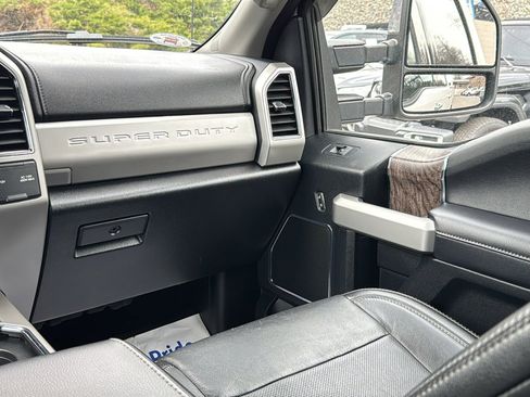 Used 2019 Ford F250 Lariat w/ Lariat Ultimate Package image 27