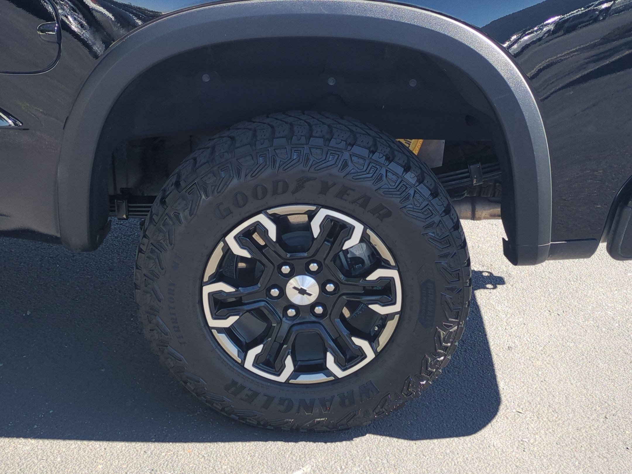 Certified 2025 Chevrolet Silverado 1500 ZR2 w/ Technology Package AWD/4WD image 13