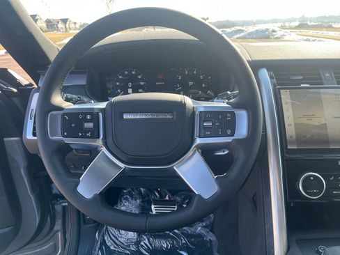 New 2026 Land Rover Discovery Limited Edition AWD/4WD image 14