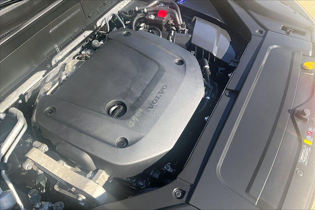 Certified 2026 Volvo XC90 B6 Plus AWD/4WD image 45