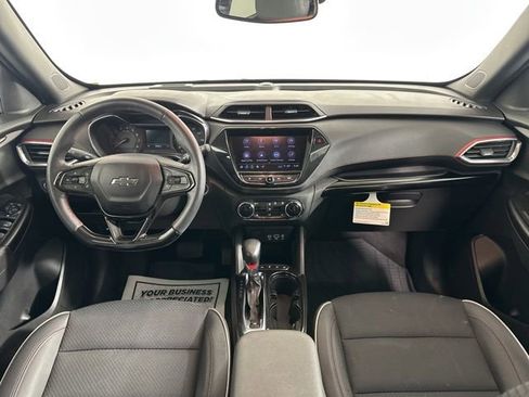 Used 2023 Chevrolet TrailBlazer RS w/ Convenience Package image 17