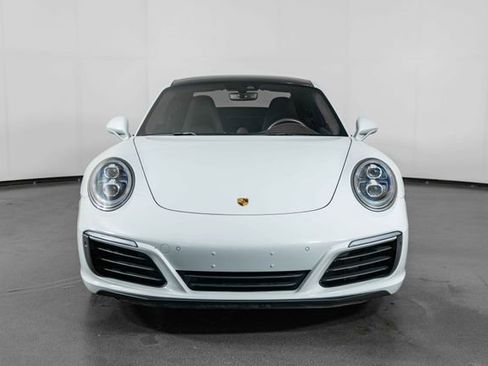 Used 2018 Porsche 911 Carrera 4S AWD/4WD image 3