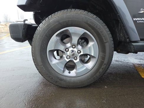 Used 2016 Jeep Wrangler Unlimited Sahara w/ Dual Top Group image 25