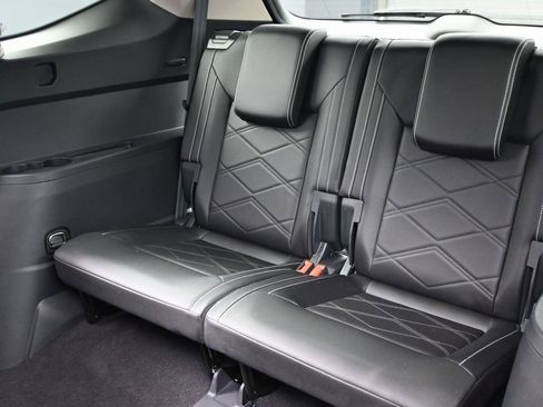 Used 2024 Volkswagen Atlas SE image 31