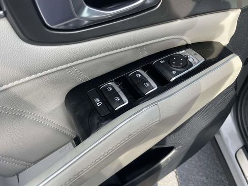 Used 2023 Kia Sorento SX image 28