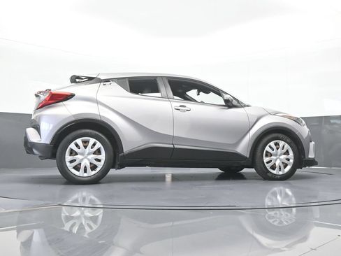 Used 2019 Toyota C-HR LE FWD image 54