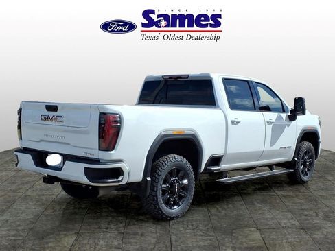 Used 2024 GMC Sierra 2500 AT4 w/ AT4 Premium Plus Package AWD/4WD image 3