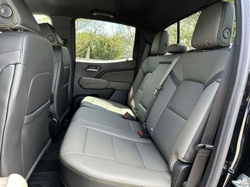 New 2026 Chevrolet Colorado ZR2 w/ Technology Package AWD/4WD image 17