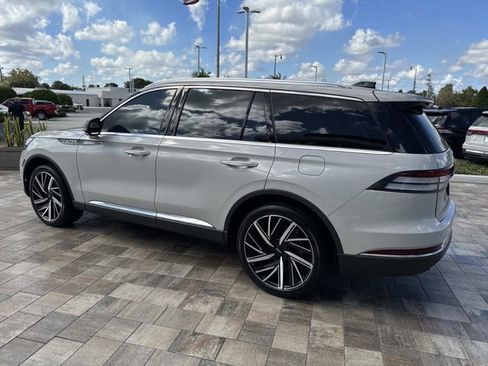 Certified 2025 Lincoln Aviator Reserve w/ Equipment Group 201A image 4