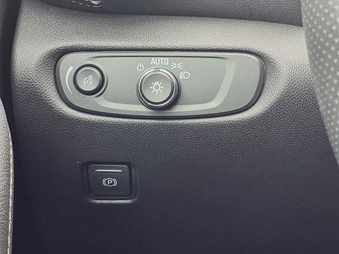 Used 2024 Chevrolet Blazer LT w/ Convenience Package image 17