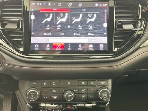 Used 2023 Dodge Durango GT image 15