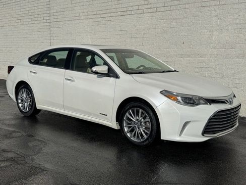 Used 2016 Toyota Avalon Limited image 6