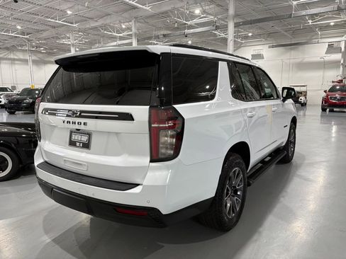 Used 2024 Chevrolet Tahoe Z71 w/ Luxury Package AWD/4WD image 7