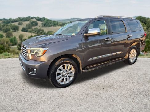 Used 2020 Toyota Sequoia Platinum AWD/4WD image 3