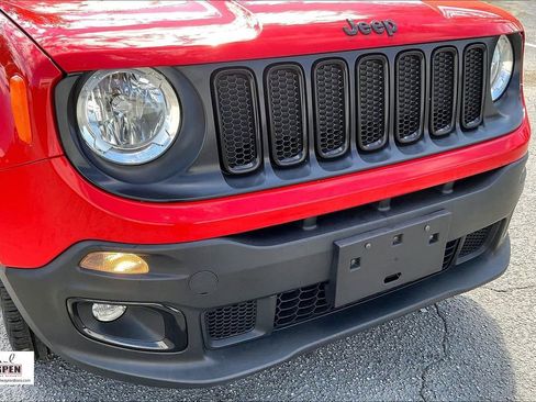 Used 2017 Jeep Renegade Altitude image 27