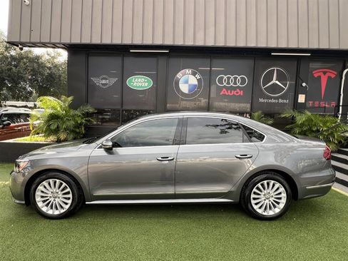 Used 2017 Volkswagen Passat 1.8T SE w/ SE Lighting Package image 7