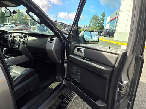 Used 2013 Ford Expedition Limited image 10