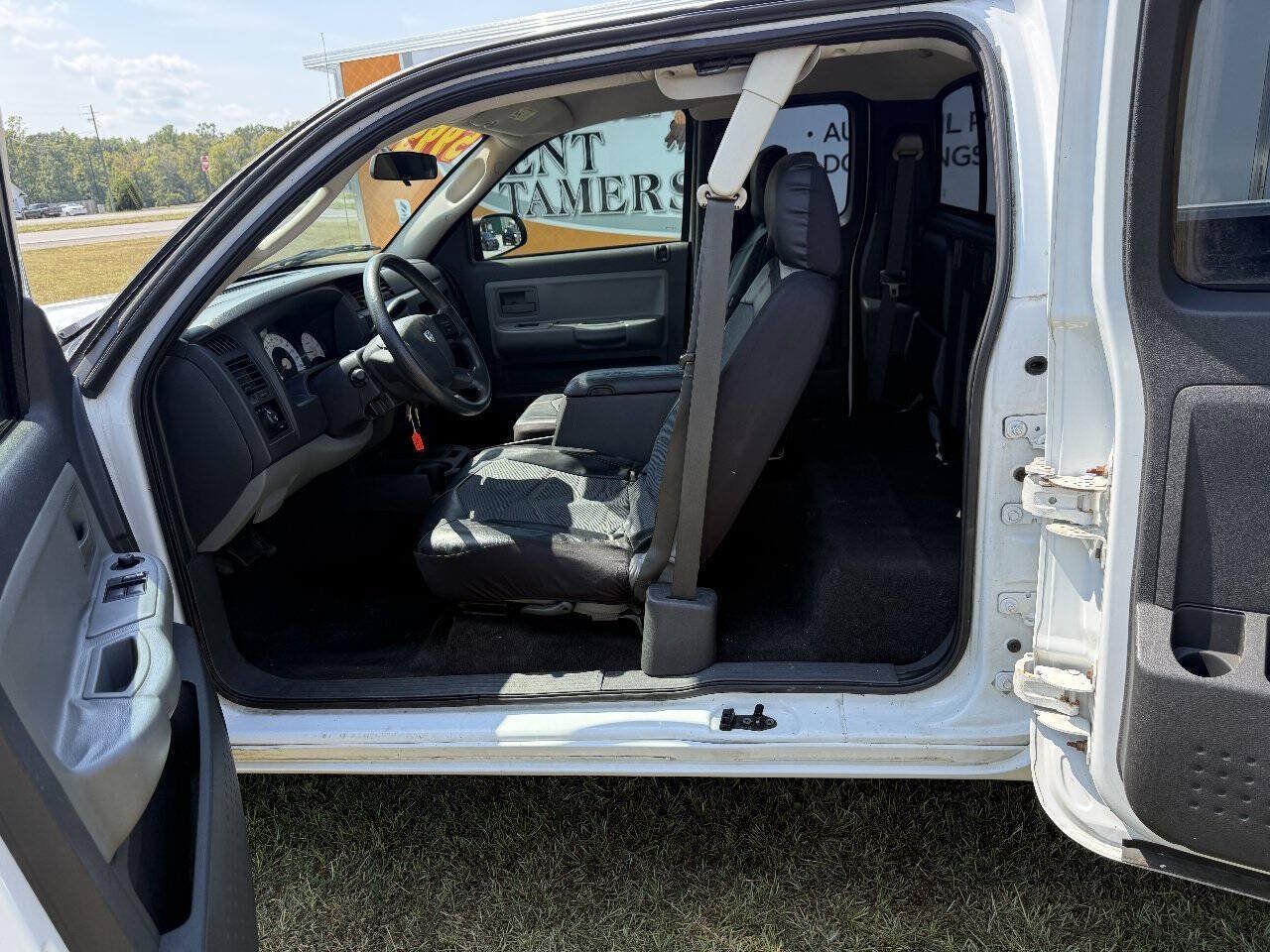 Used 2008 Dodge Dakota SXT w/ Convenience Group RWD image 13