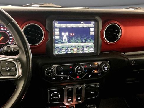 Used 2018 Jeep Wrangler Rubicon AWD/4WD image 9