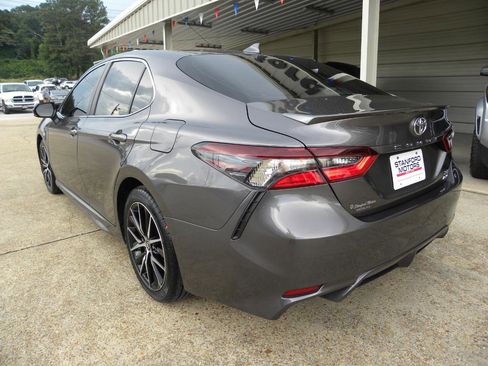 Used 2023 Toyota Camry SE AWD/4WD image 9