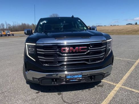 Certified 2022 GMC Sierra 1500 SLT w/ SLT Premium Package AWD/4WD image 3