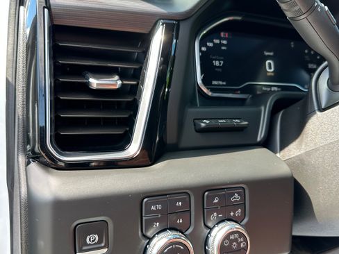 Used 2025 GMC Sierra 2500 Denali Ultimate AWD/4WD image 21