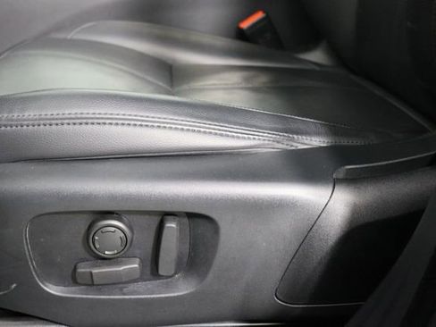 Used 2024 Land Rover Range Rover Velar Dynamic SE image 19