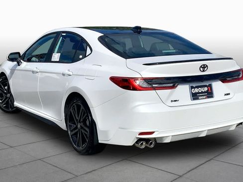New 2026 Toyota Camry Hybrid FWD image 12