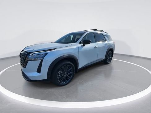 New 2026 Nissan Pathfinder SL image 4