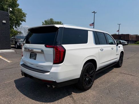 Used 2022 GMC Yukon XL Denali w/ Denali Ultimate Package AWD/4WD image 5