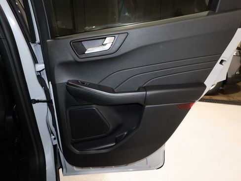 Used 2025 Ford Escape ST-Line image 19