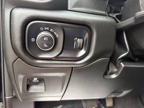 Used 2023 RAM 1500 Big Horn AWD/4WD image 18