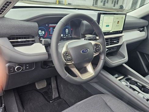 New 2025 Ford Explorer Active image 23