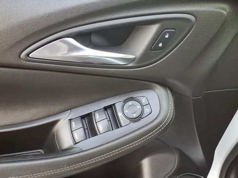 Used 2023 Buick Encore GX Select w/ Safety Package II image 28