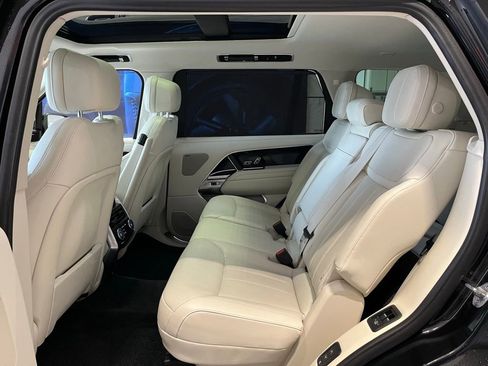 Used 2024 Land Rover Range Rover Long Wheelbase SE AWD/4WD image 22
