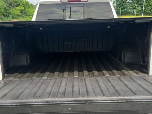Used 2020 GMC Sierra 1500 Elevation w/ Elevation Value Package AWD/4WD image 6