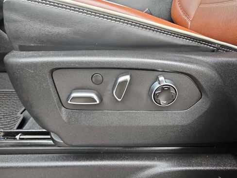 Used 2023 GMC Yukon Denali Ultimate image 18