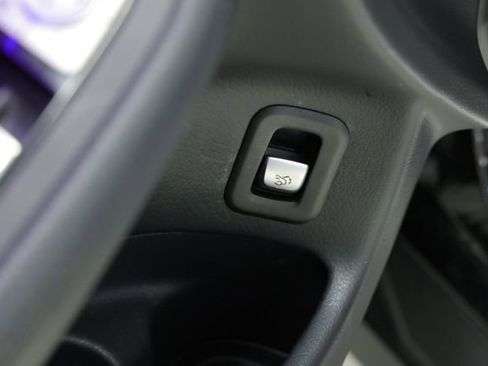 Used 2022 Mercedes-Benz GLC 300 4MATIC w/ Premium Package Lite image 30