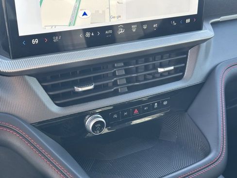 Used 2025 Ford Explorer ST-Line w/ ST-Line Street Pack image 11