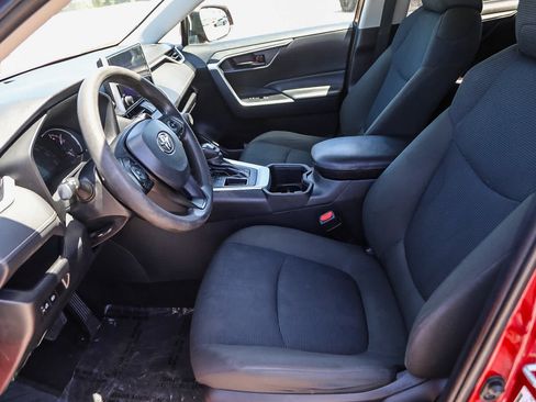 Used 2023 Toyota RAV4 LE FWD image 17