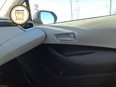 Used 2024 Toyota Corolla LE image 20