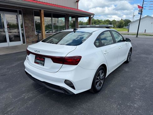 Used 2022 Kia Forte LXS FWD image 4