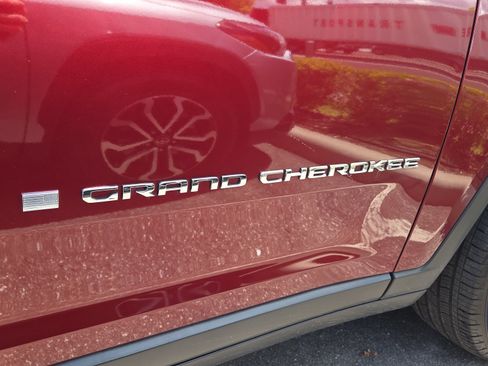 Used 2021 Jeep Grand Cherokee L Limited AWD/4WD image 7