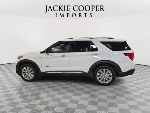 Used 2023 Ford Explorer King Ranch w/ Technology Package image 8